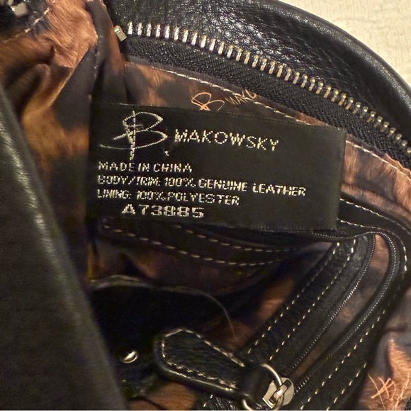 Gently Used B. Makowsky Black Leather Shoulder Bag - Picture 3 of 6